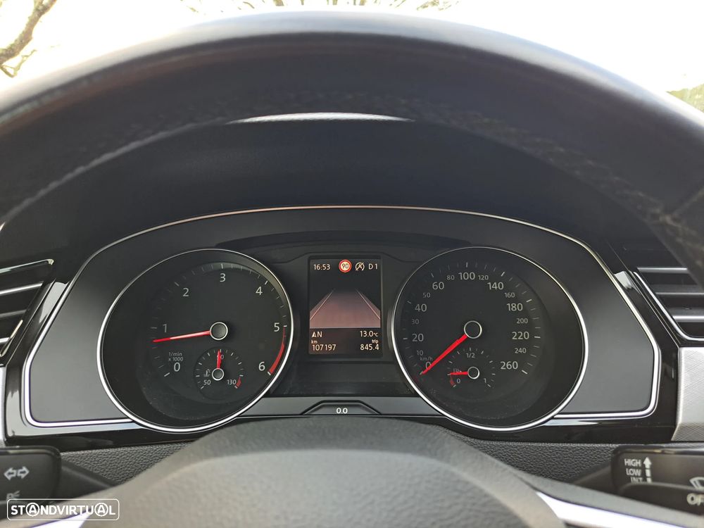 VW Passat 1.6 TDI Business DSG - 20