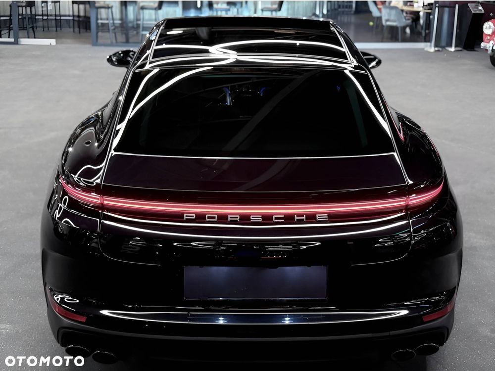 Porsche Panamera 4 E-Hybrid - 4