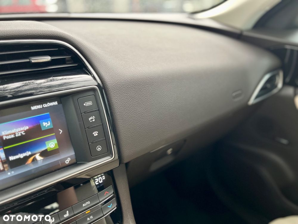 Jaguar F-Pace 2.0 i4P AWD Prestige - 11