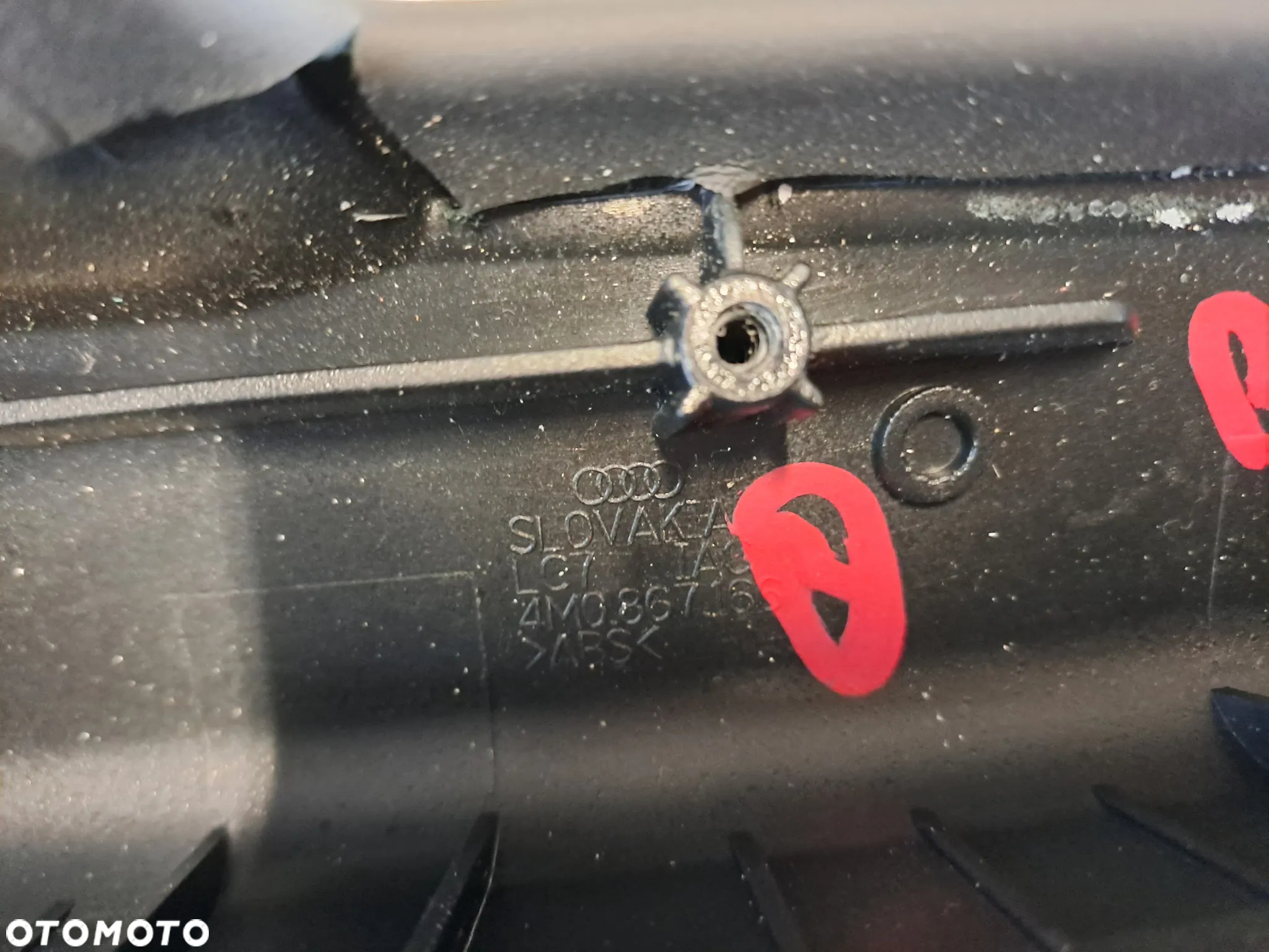 AUDI Q7 4M 16r PODŁOKIETNIK DRZWI PRAWY PRZÓD 4M0867166 - 2