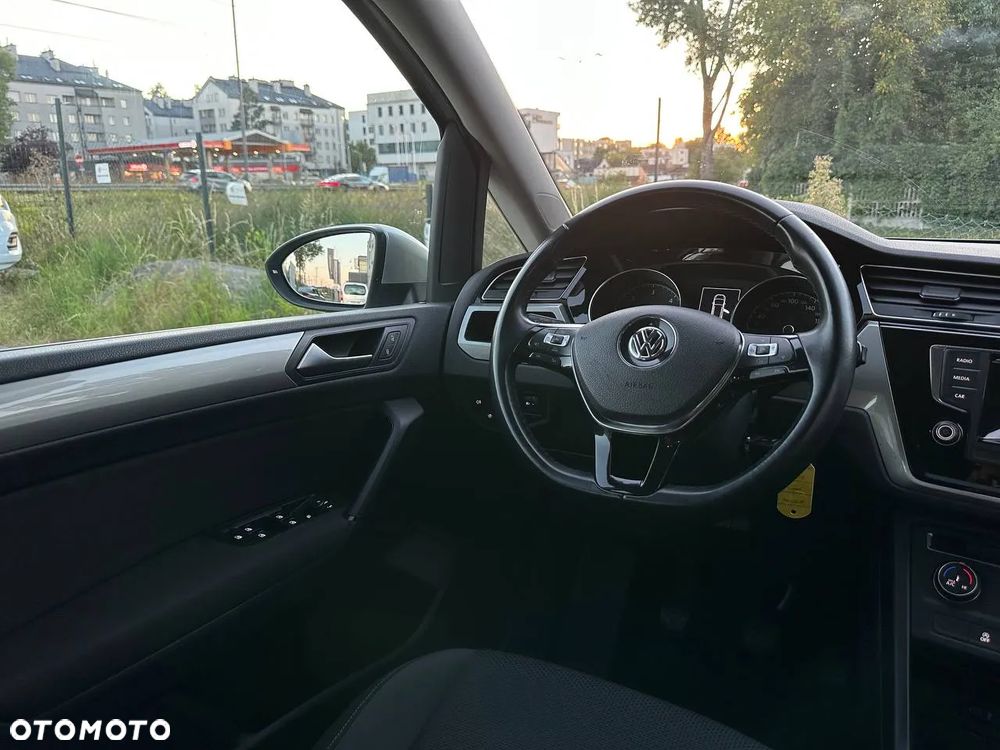 Volkswagen Touran - 15
