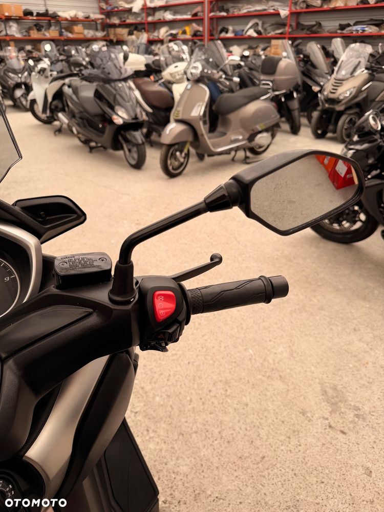 Yamaha X-max - 15