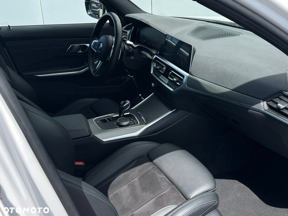 BMW Seria 3 330e xDrive M Sport - 20