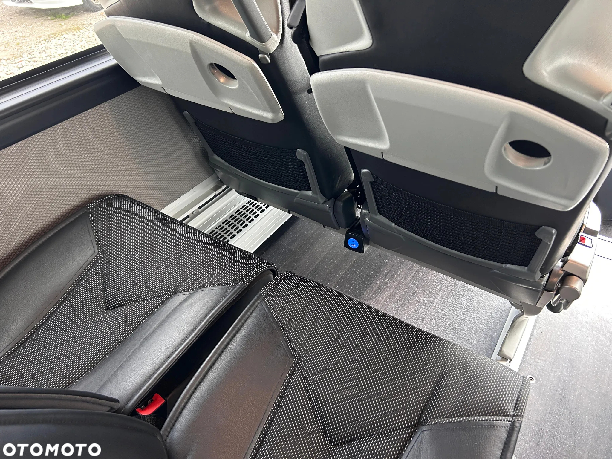 Mercedes-Benz Tourismo - 25