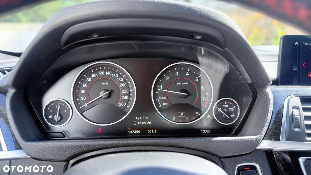 BMW Seria 3 330i xDrive Sport Line - 27