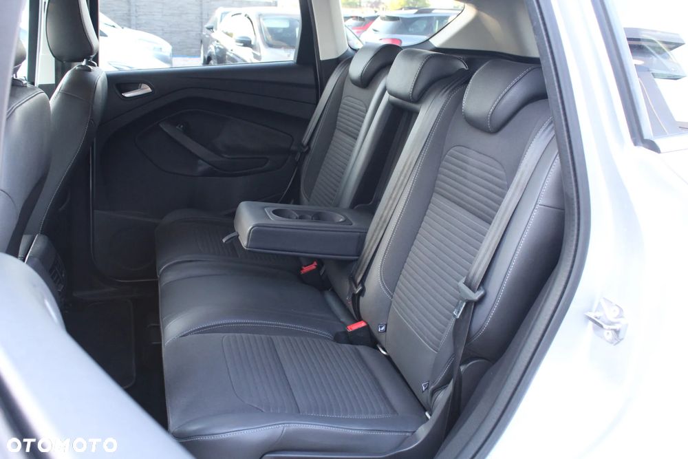 Ford Kuga 1.5 EcoBoost 2x4 Titanium - 17