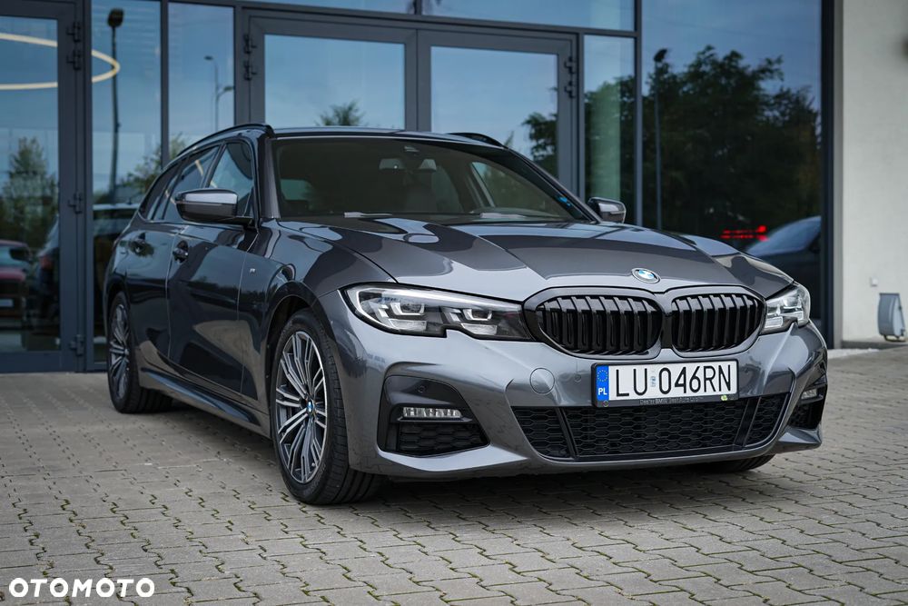 BMW Seria 3 330i M Sport sport - 4