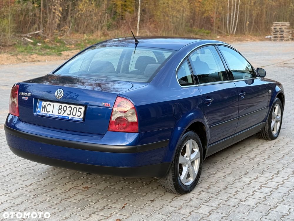 Volkswagen Passat 1.9 TDI Trendline - 4