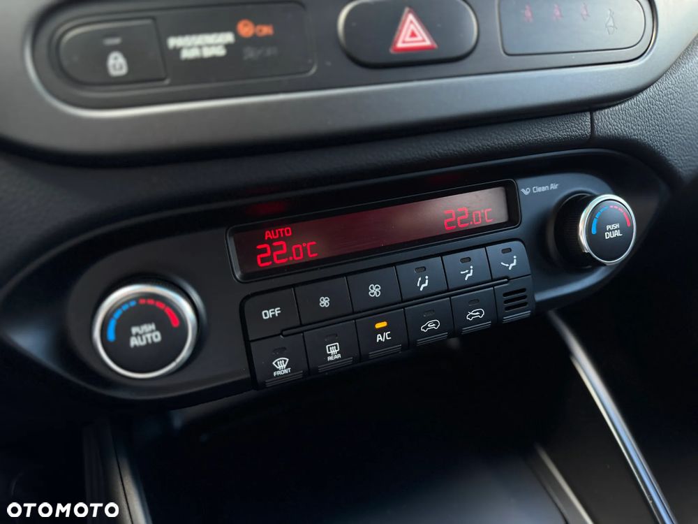 Kia Carens 1.7 CRDi L - 19