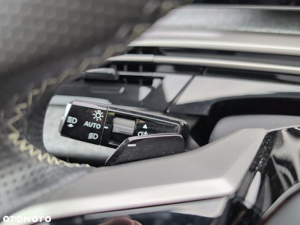 Peugeot 5008 1.2 PureTech mHEV GT S&S e-DCS6 - 17