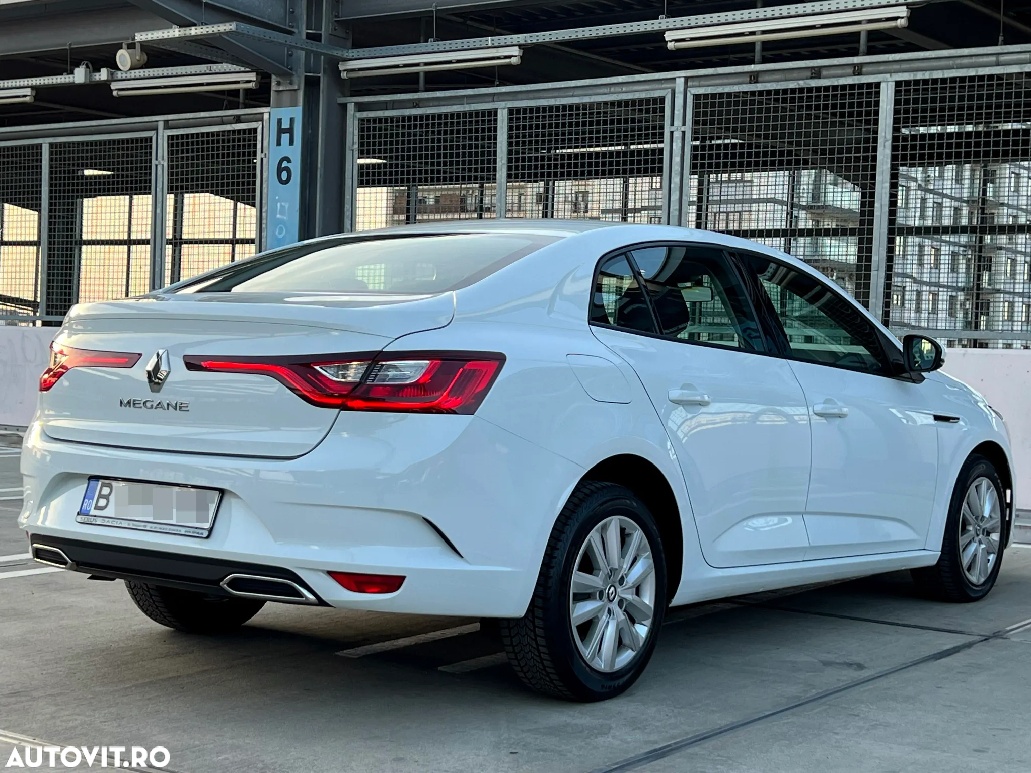 Renault Megane TCe 140 GPF Zen - 6