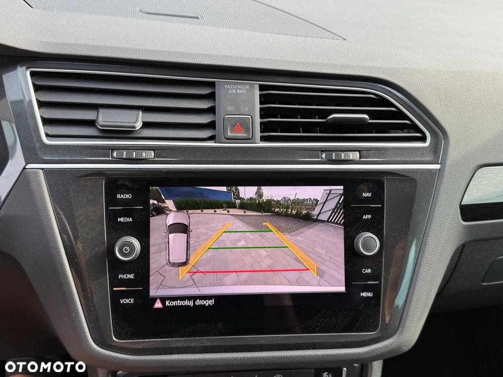 Volkswagen Tiguan 2.0 TDI SCR 4MOTION (BlueMotion Tech) Sound - 35