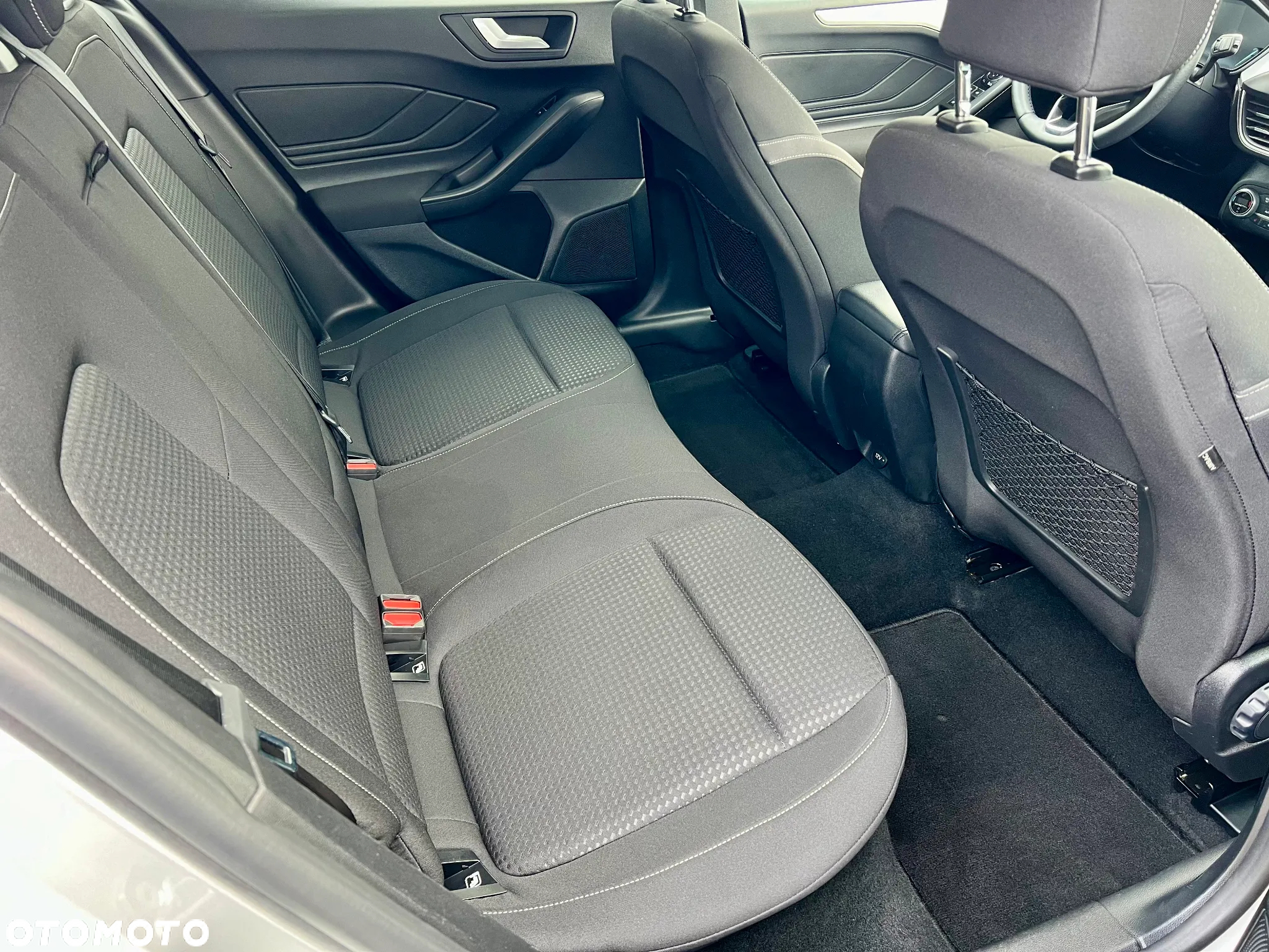 Ford Focus Turnier 1.5 EcoBlue Start-Stopp-System TITANIUM DESIGN - 37
