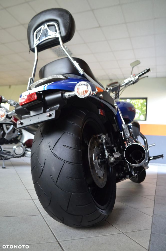 Suzuki Intruder - 18