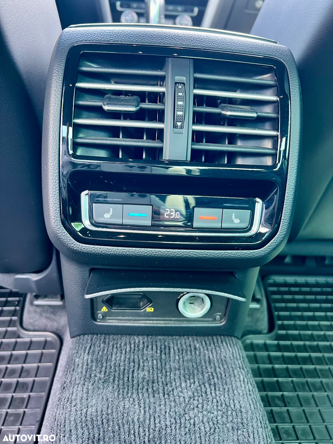 Volkswagen Passat 2.0 TDI DSG 4Motion R Executive - 13