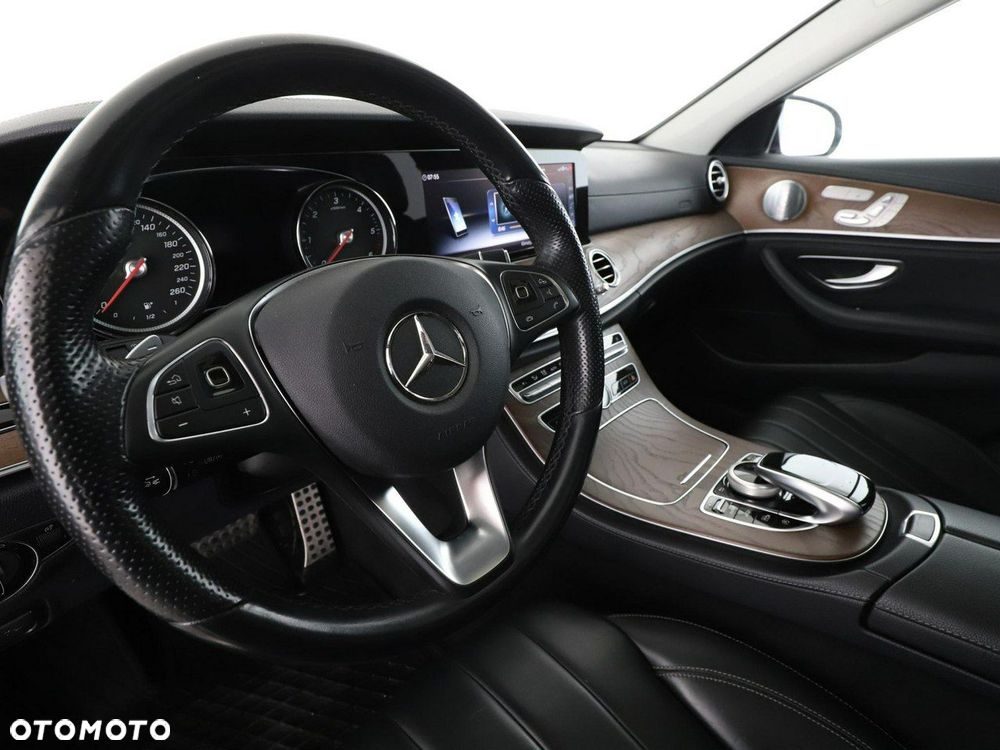 Mercedes-Benz Klasa E 220 d 4-Matic All-Terrain - 14