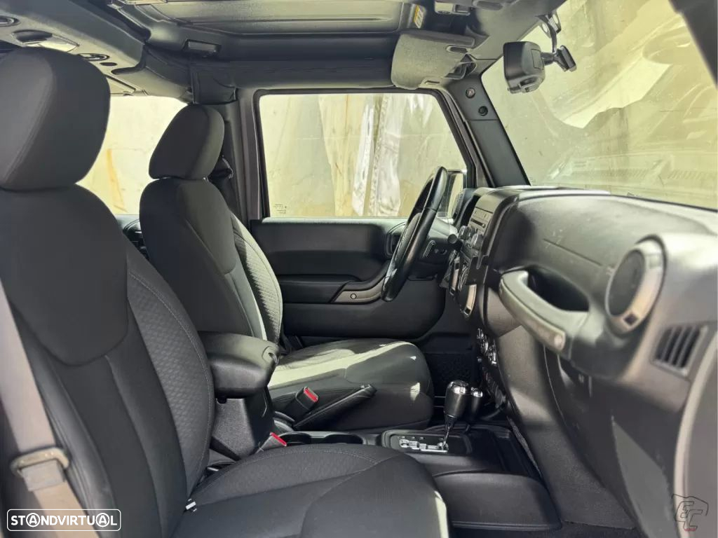 Jeep Wrangler Unlimited 2.8 CRD Sport AT - 11