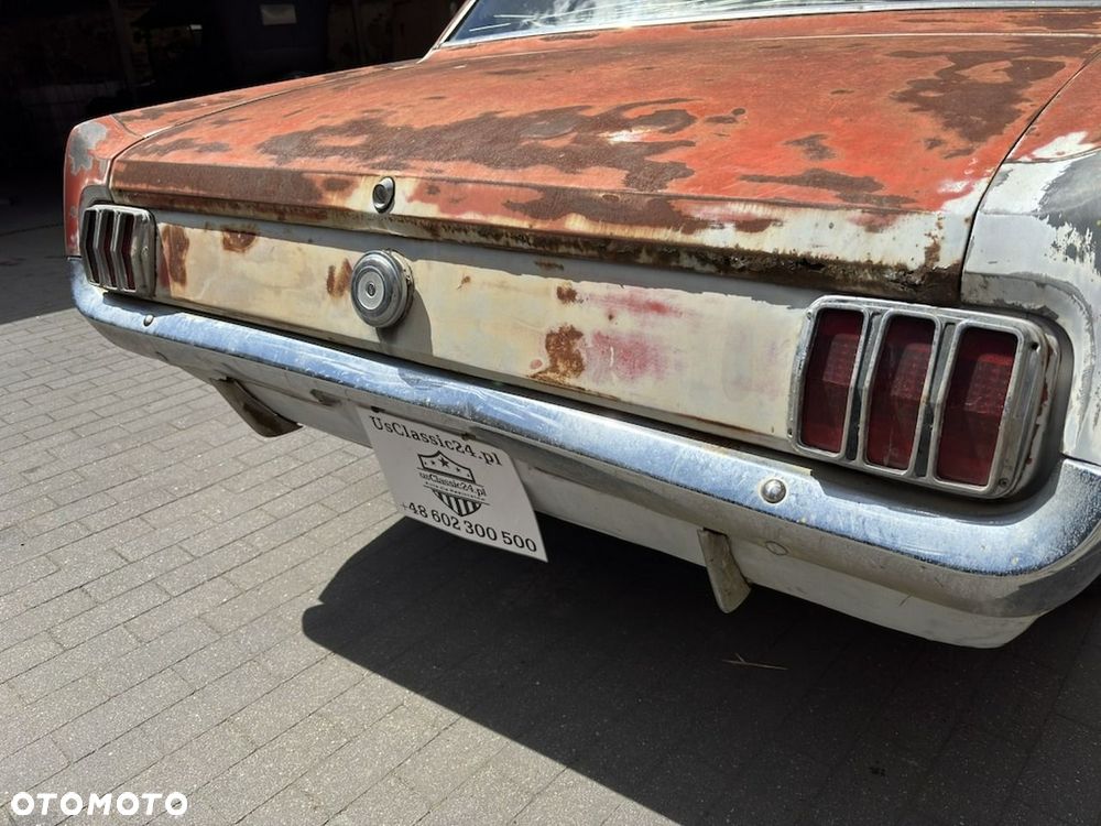Ford Mustang - 32