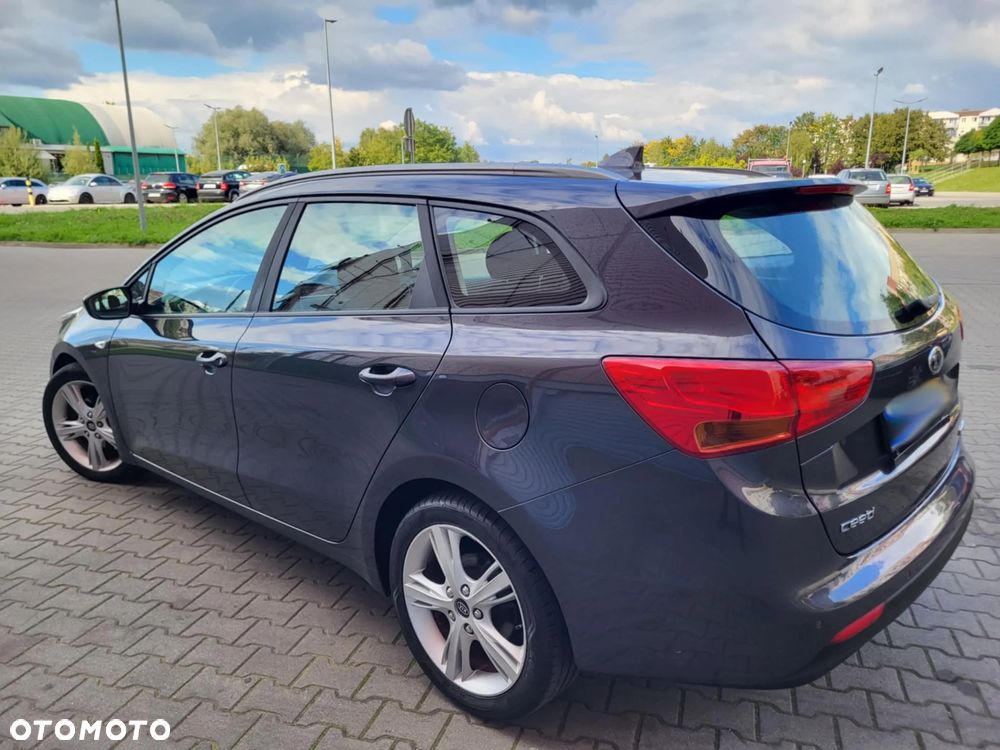 Kia Ceed 1.6 CRDi 136 ISG Edition 7 - 18