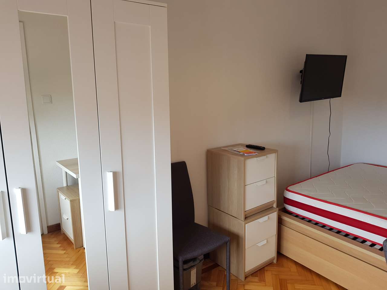Quarto individual em Ramalde, Porto - Ideal para não fumadores - Grande imagem: 3/6