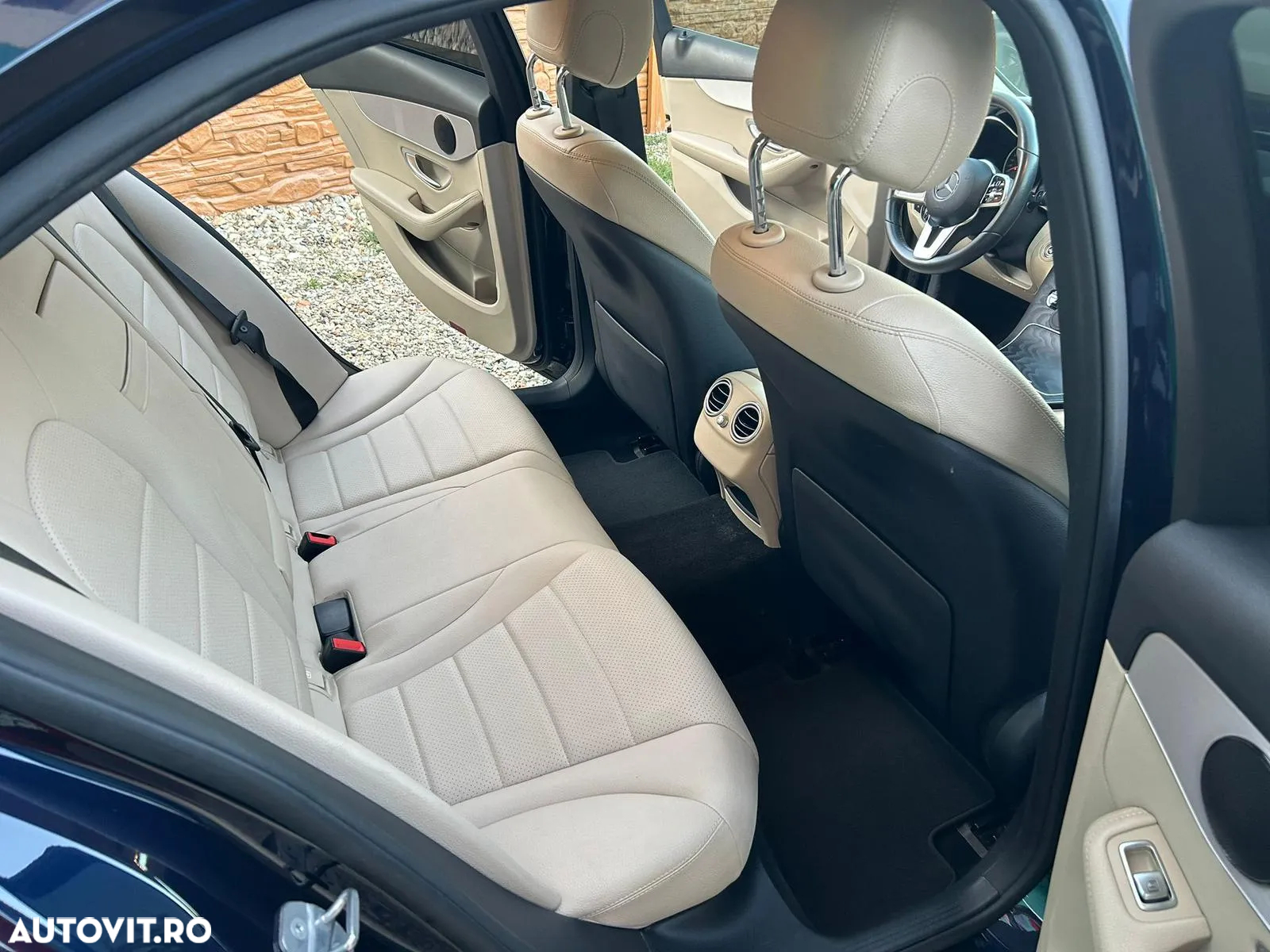 Mercedes-Benz C - 8