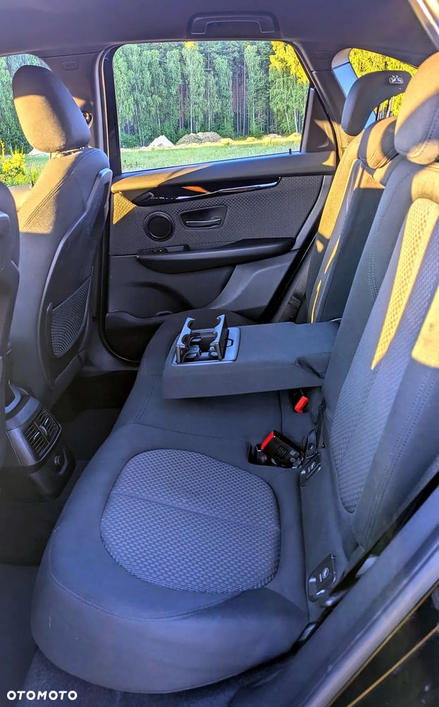 BMW Seria 2 218d - 7