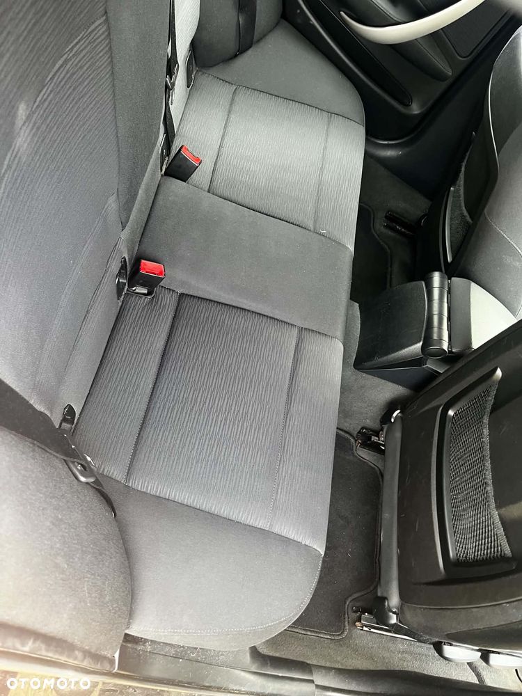BMW Seria 1 116I 2009 photo 5