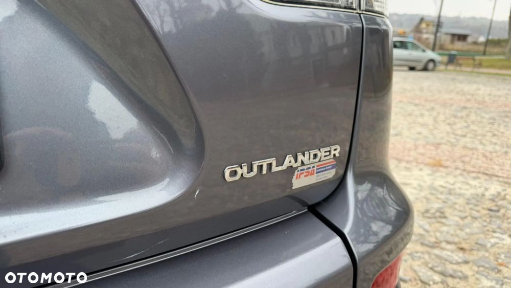 Mitsubishi Outlander - 31