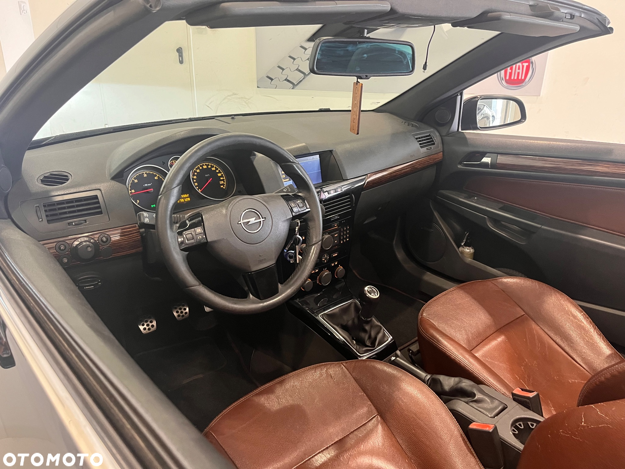 Opel Astra TwinTop 1.9 CDTI Cosmo - 12