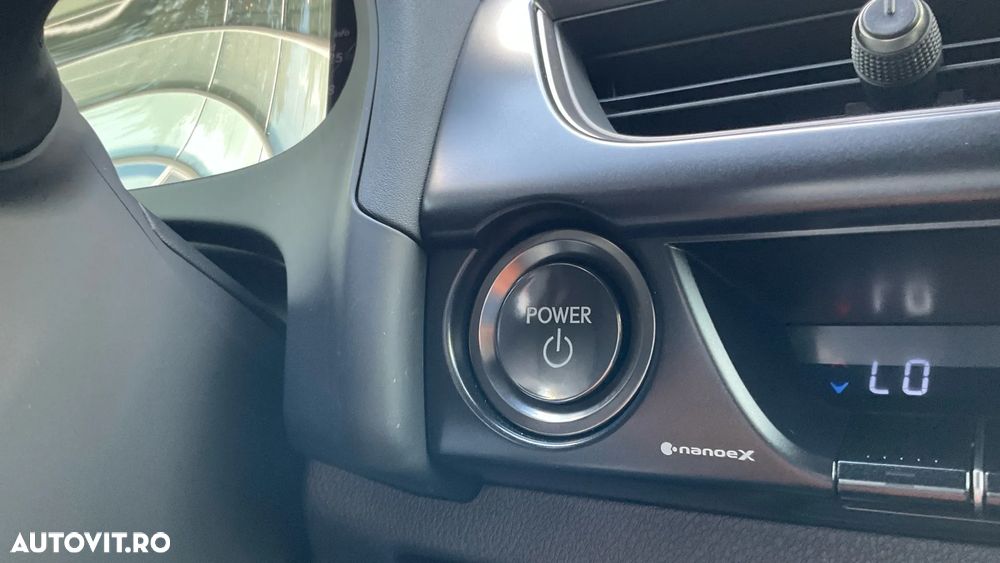 Lexus UX 300h AWD CVT HEV Business - 25