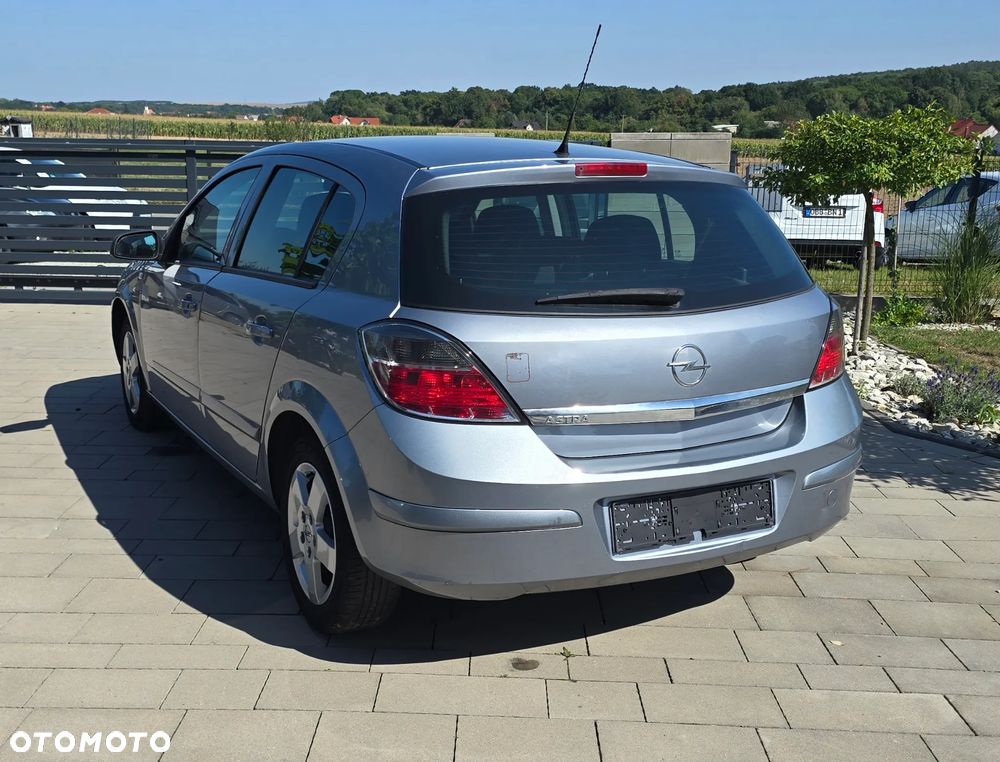 Opel Astra 1.4 Enjoy - 24