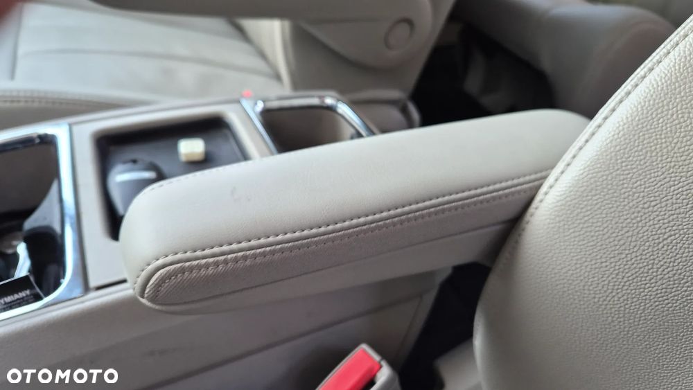 Chrysler Town & Country 3.6 Limited - 7