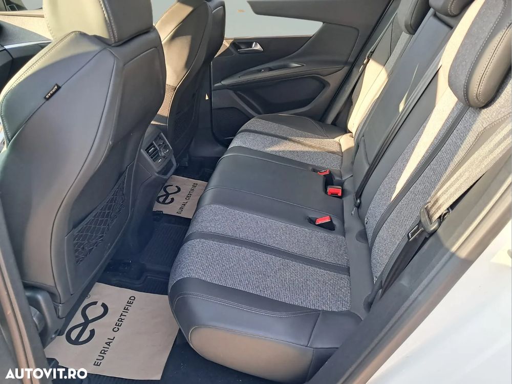 Peugeot 3008 1.6 PureTech Turbo S&S EAT8 Allure - 8