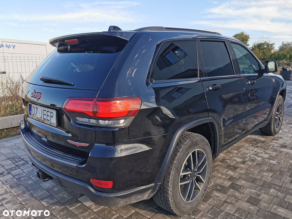 Jeep Grand Cherokee - 12
