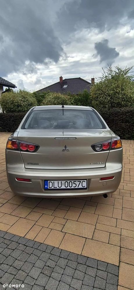 Mitsubishi Lancer - 12