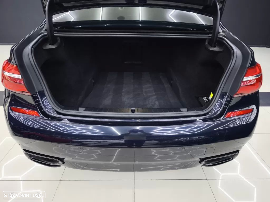 BMW 725 d Pack M - 16