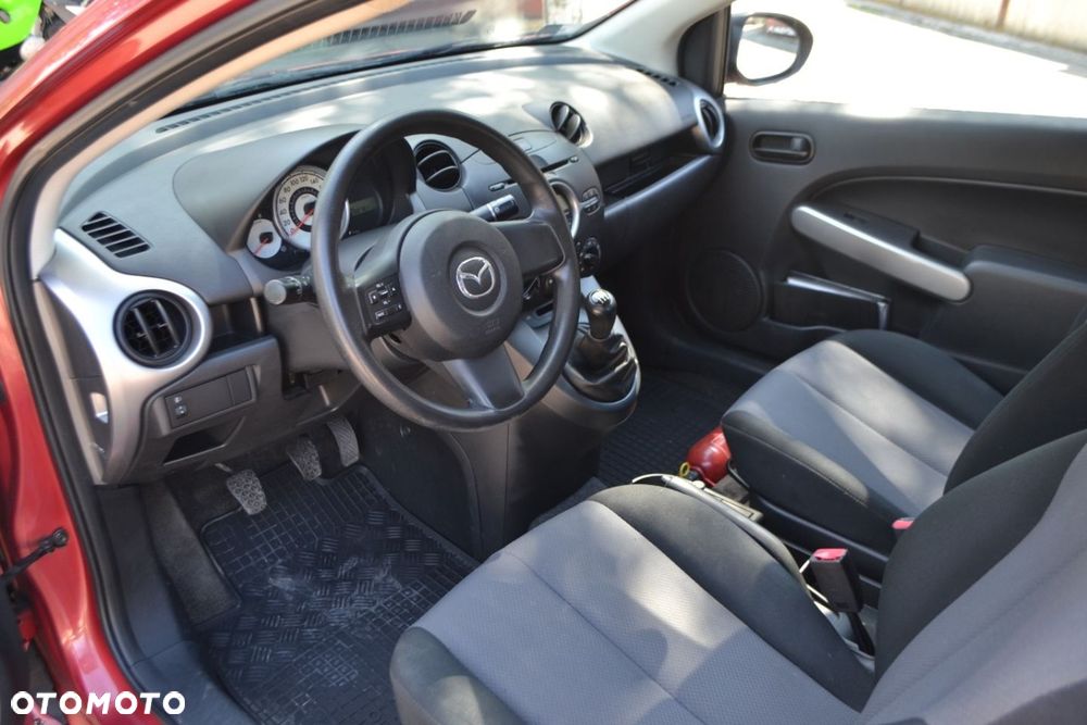 Mazda 2 - 8