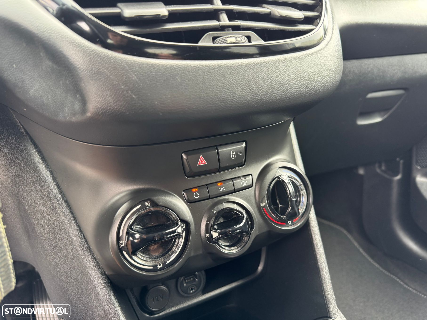 Peugeot 208 1.2 PureTech Style - 13