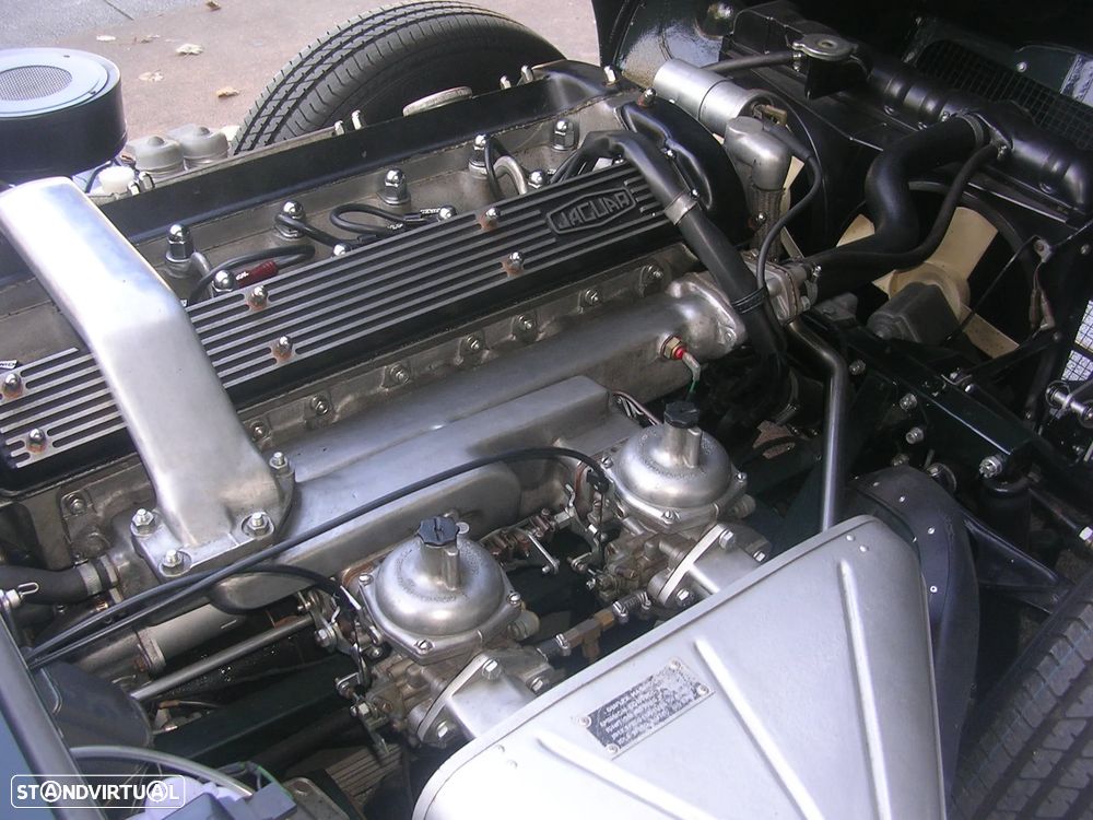 Jaguar E-Type - 17