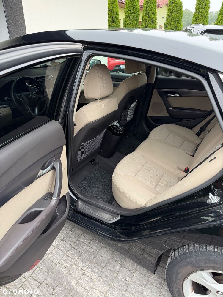 Hyundai i40 1.7 CRDi Comfort + - 19