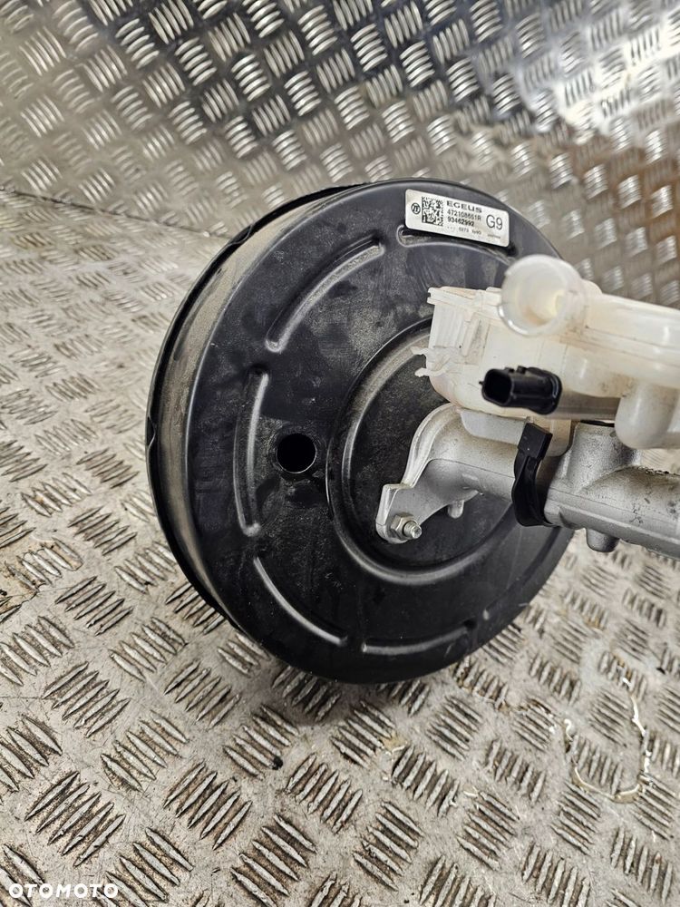 serwo hamulcowe renault trafic iii 472108651r - 4