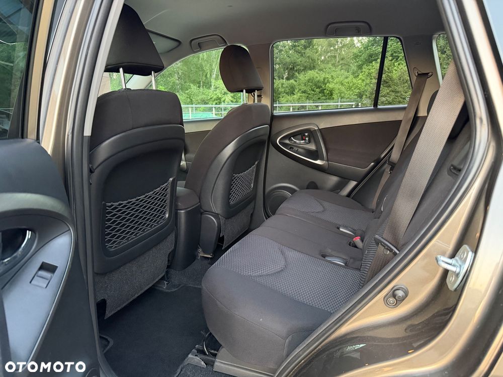 Toyota RAV4 - 23