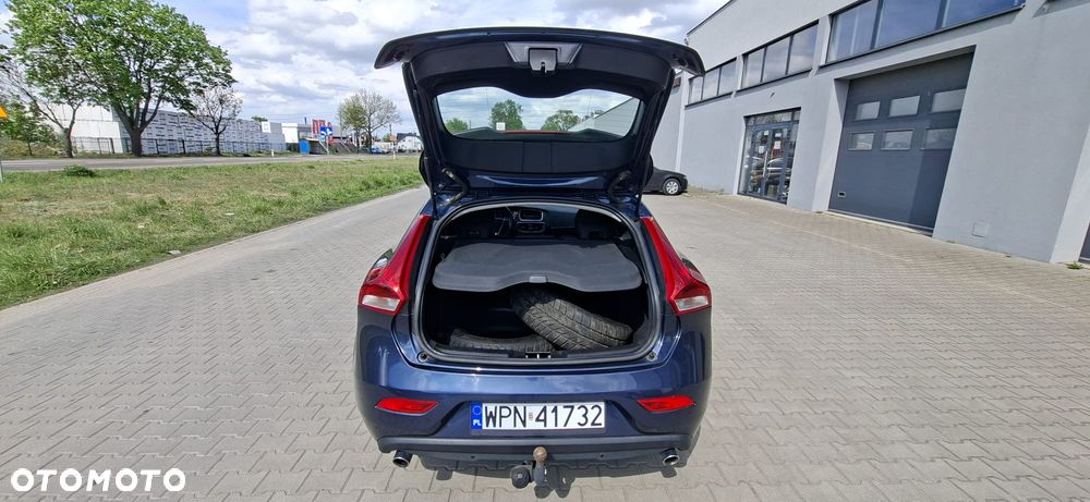 Volvo V40 D4 Momentum - 30