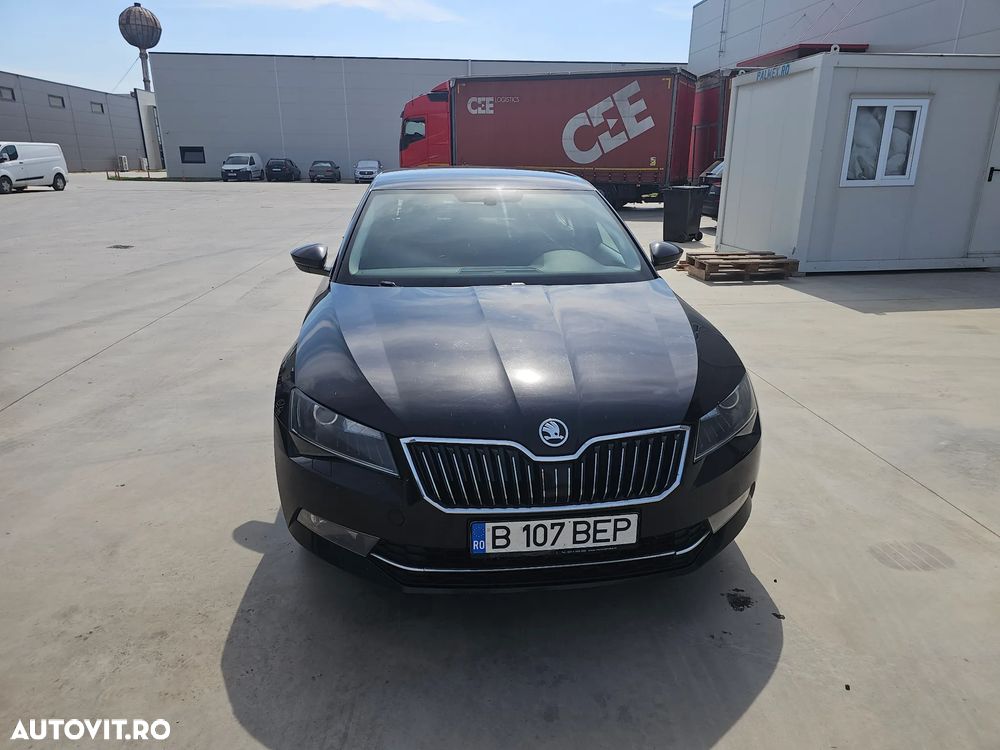 Skoda Superb 2.0 TDI DSG Ambition - 4
