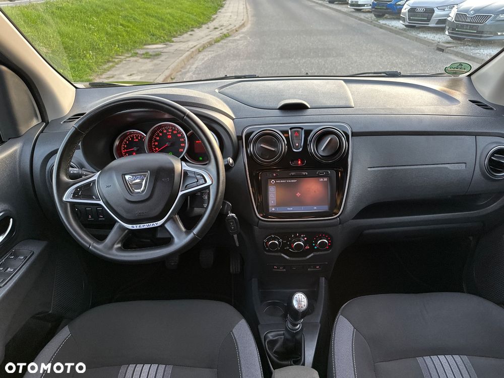 Dacia Lodgy dCi 110 Stepway Celebration - 9