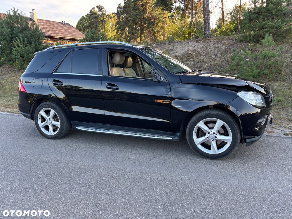 Mercedes-Benz ML 350 BlueTec 4-Matic - 2