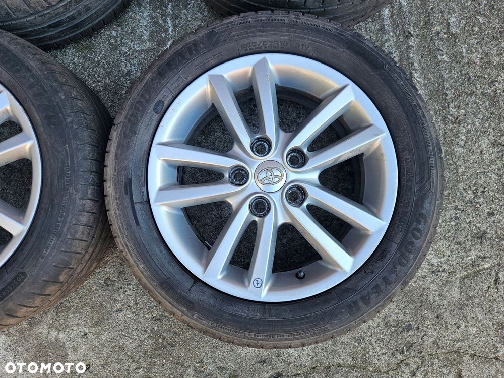 TOYOTA AURIS COROLLA E 15 KOŁA FELGI ALUMINIOWE 16 - 5