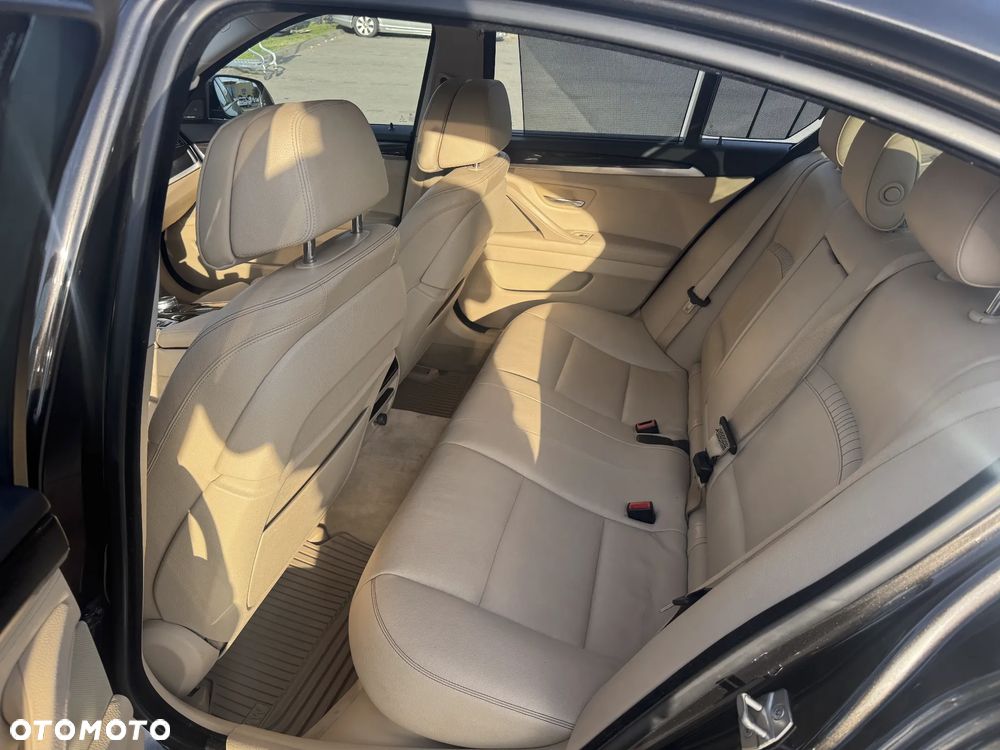 BMW Seria 5 525d xDrive Luxury Line - 4