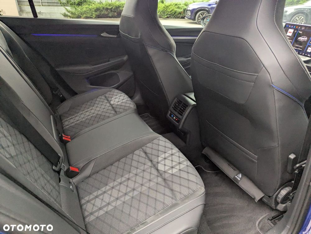 Volkswagen Golf 1.5 eTSI mHEV R-Line Plus DSG - 17