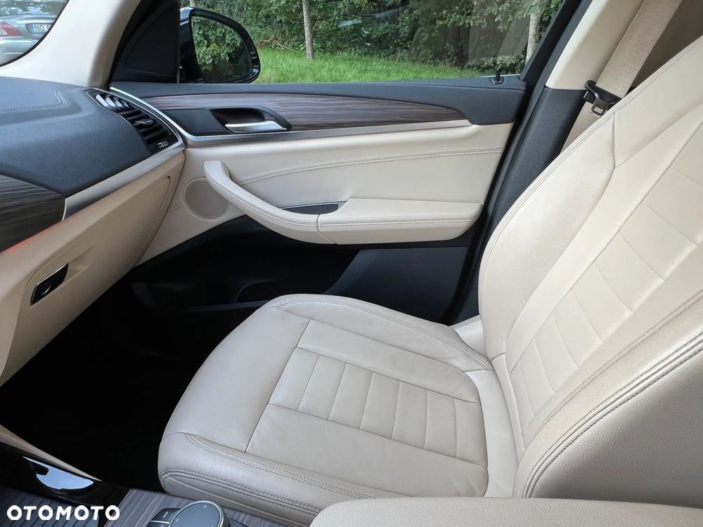 BMW X3 xDrive20d Luxury Line - 11